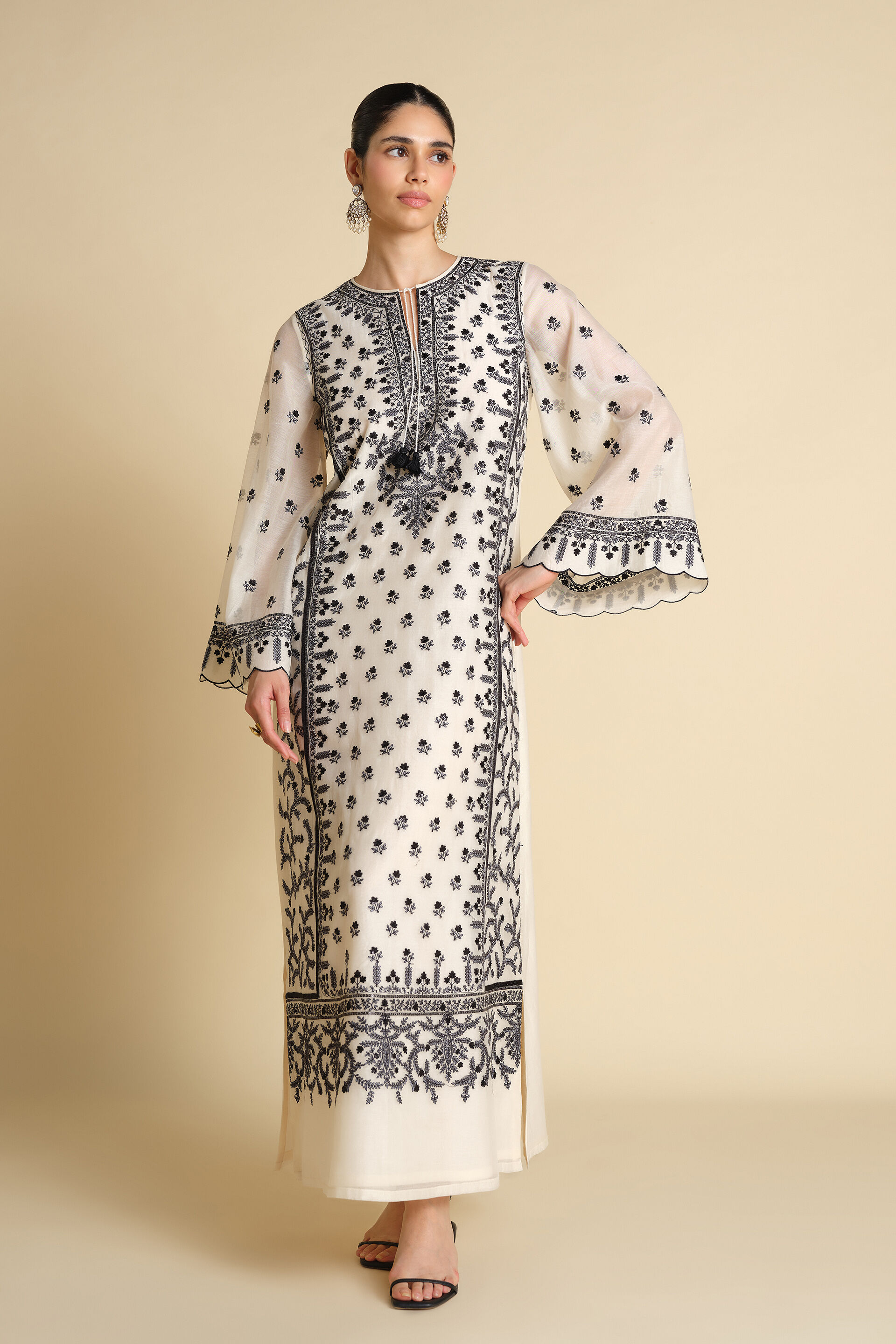 Sawsan Embroidered Mul Kaftan - White